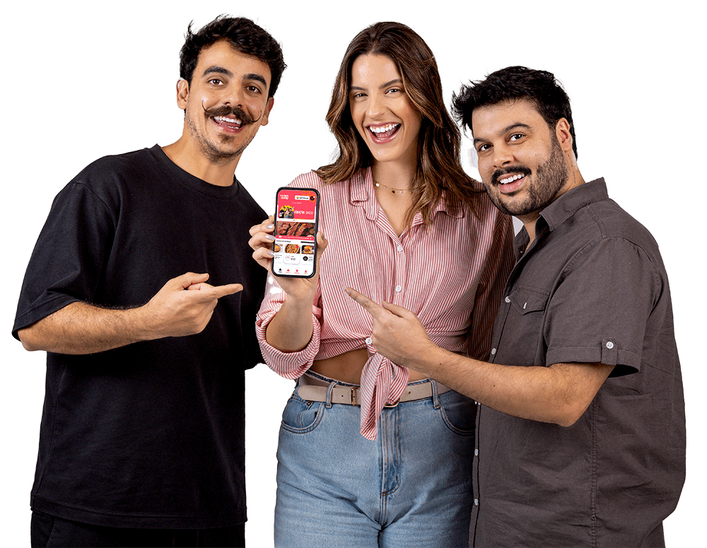Pessoas felizes com pratos